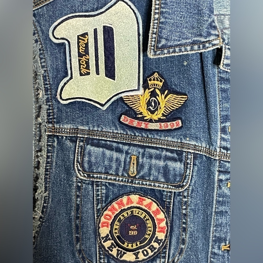 VINTAGE 92’ designer Donna Karan NY unique denim Felt Letterman vest Size 12 - Picture 7 of 12